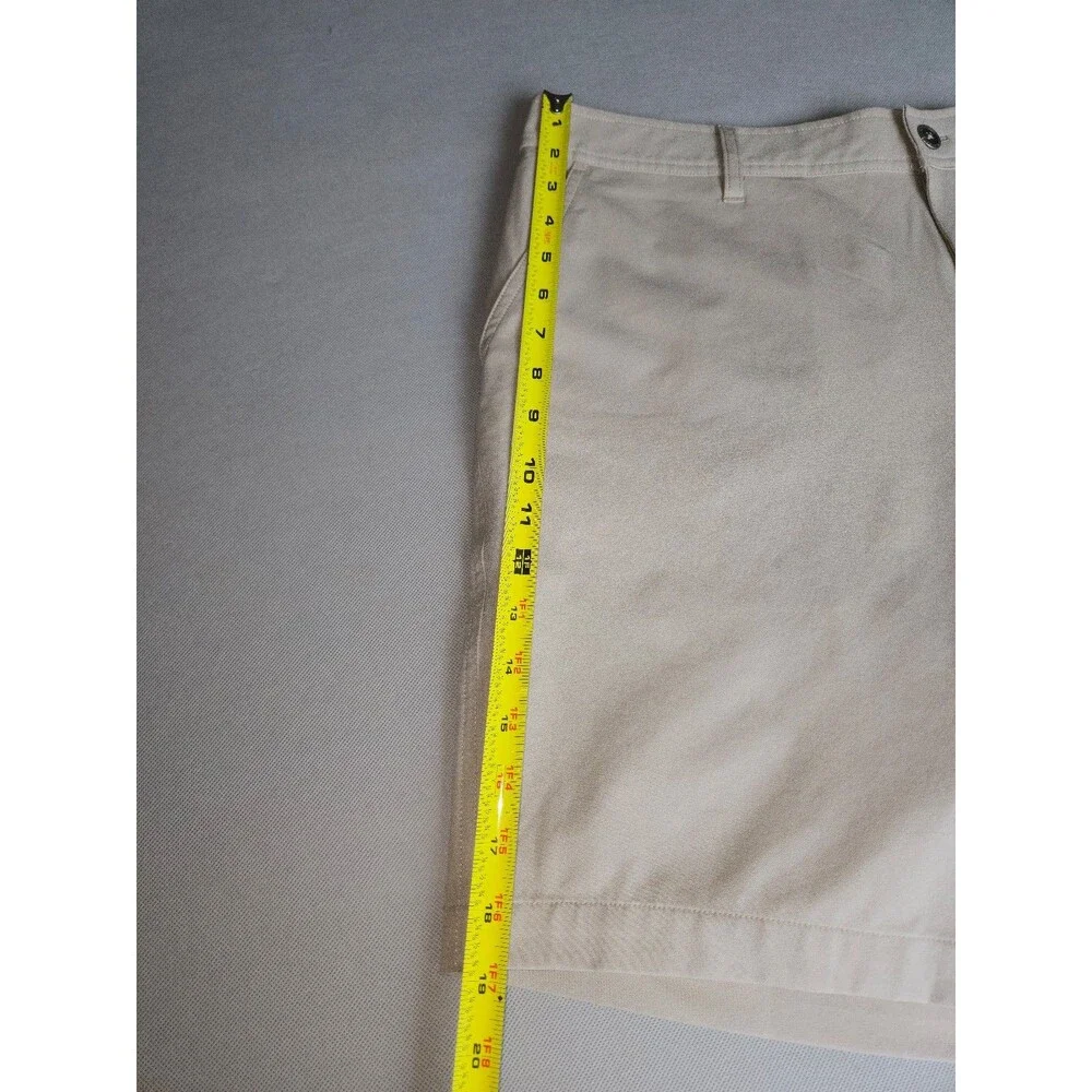 ​32 Degrees Cool Men's Beige Performance Shorts - Size 38 - Excellent Condition